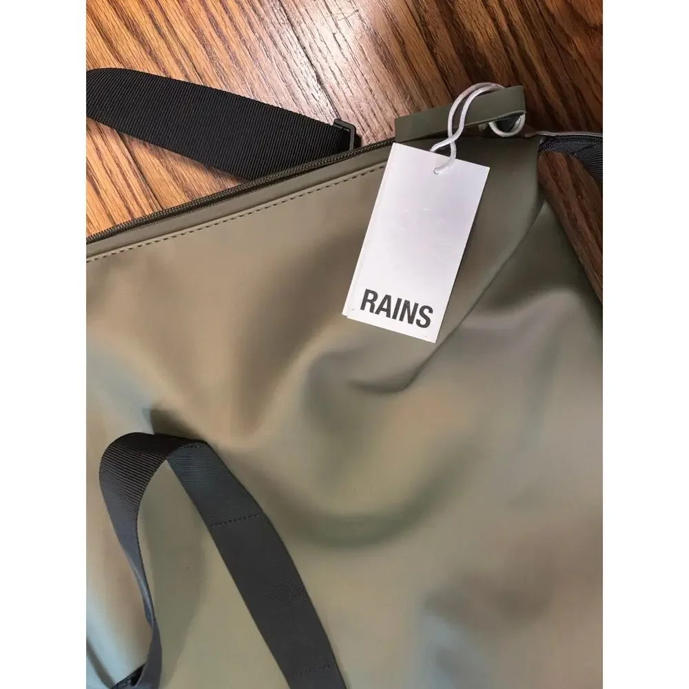 NWT Rains Hilo Weekend Bag Green Overnight Travel Gym Carry Bag